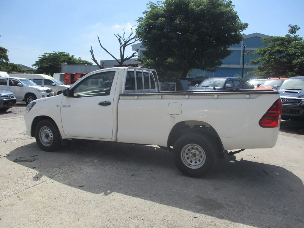 2015 – REVO 2WD 2.4J MT STANDARD WHITE – 8631