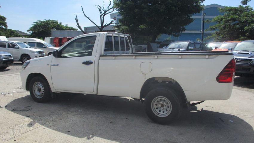 2015 – REVO 2WD 2.4J MT STANDARD WHITE – 8631