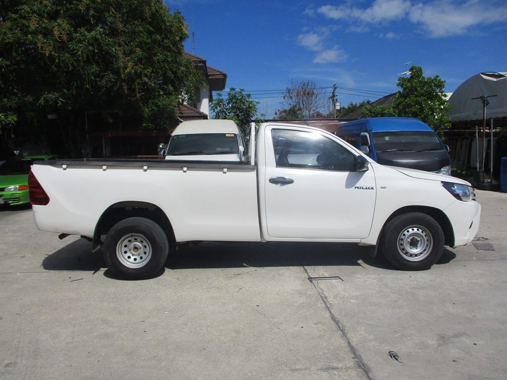2015 – REVO 2WD 2.4J MT STANDARD WHITE – 8631