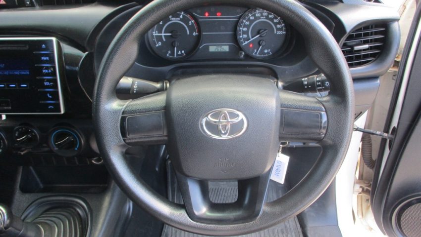 2015 – REVO 2WD 2.4J MT STANDARD WHITE – 8631