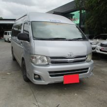2012 – TOYOTA 2WD 2.5 MT COMMUTER SILVER – 3706