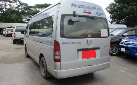 2012 – TOYOTA 2WD 2.5 MT COMMUTER SILVER – 3706