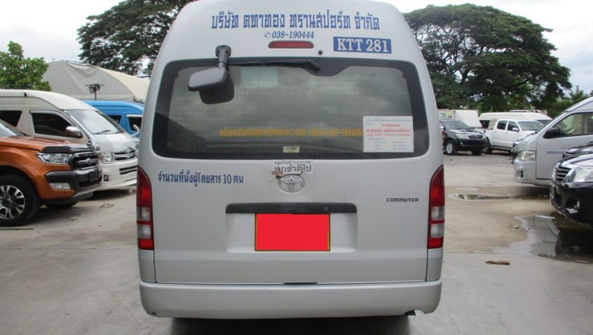 2012 – TOYOTA 2WD 2.5 MT COMMUTER SILVER – 3706