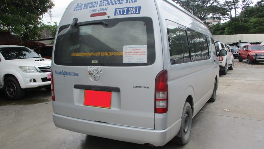 2012 – TOYOTA 2WD 2.5 MT COMMUTER SILVER – 3706