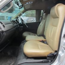 2012 – TOYOTA 2WD 2.5 MT COMMUTER SILVER – 3706